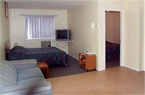 Fraser Bridge Inn And Rv Park Quesnel Bilik gambar