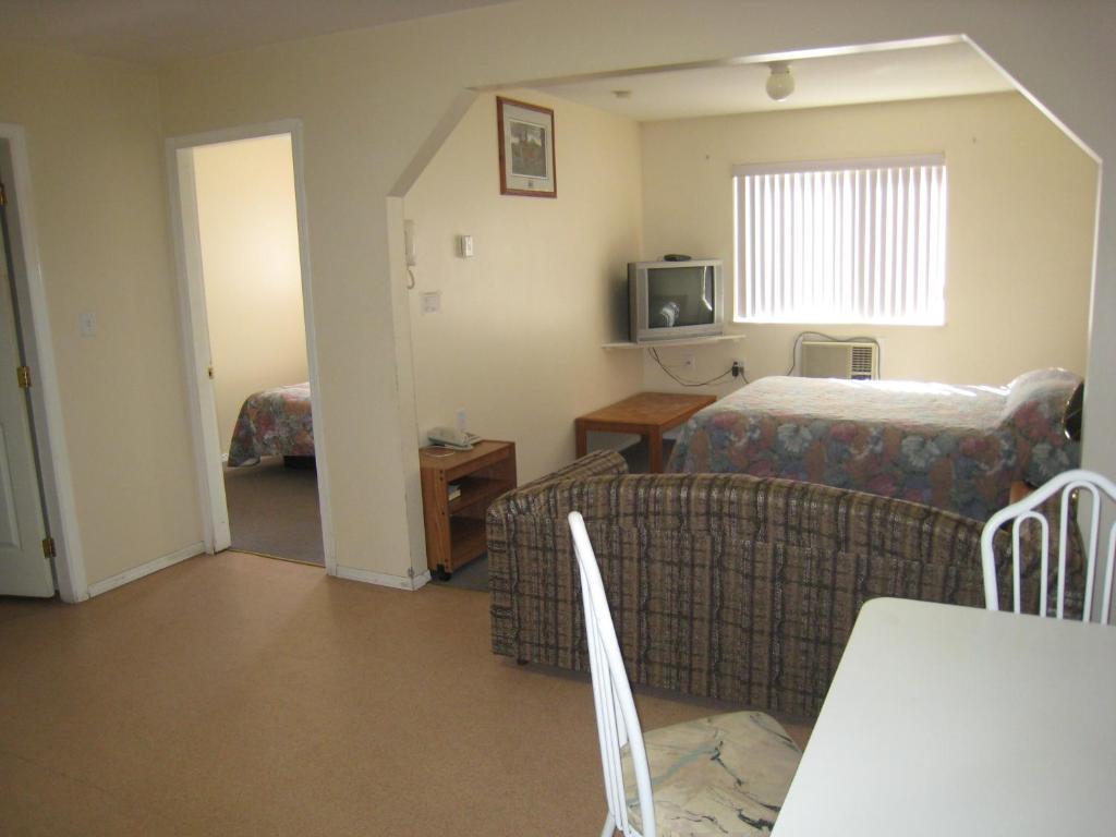 Fraser Bridge Inn And Rv Park Quesnel Luaran gambar