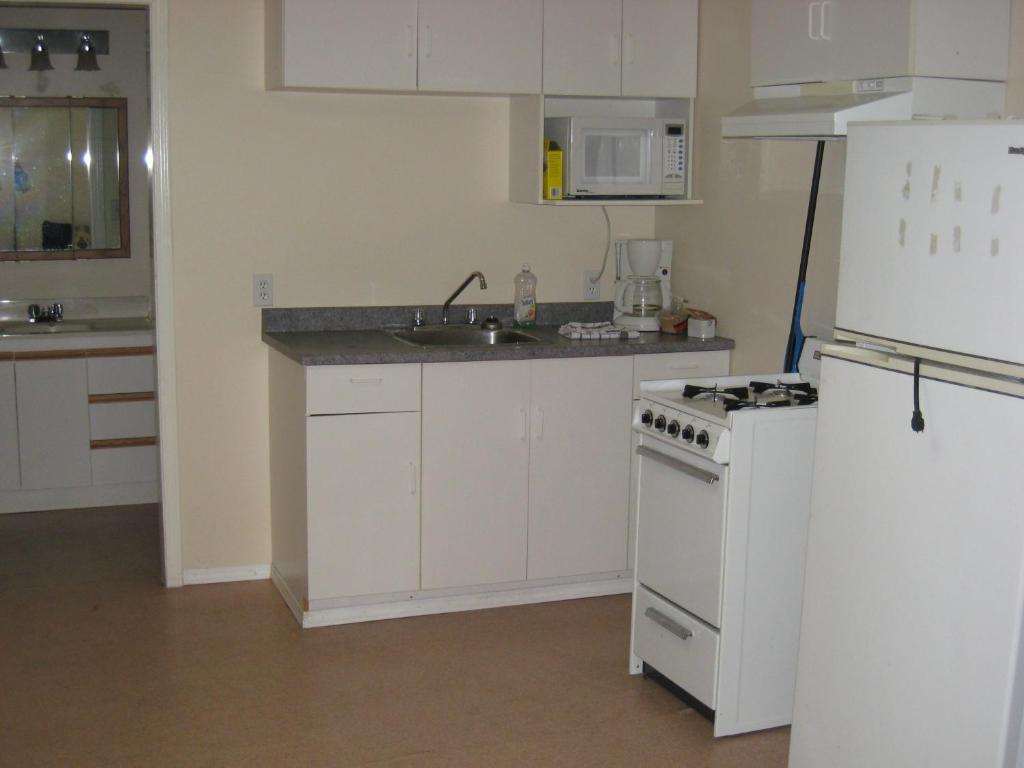 Fraser Bridge Inn And Rv Park Quesnel Bilik gambar
