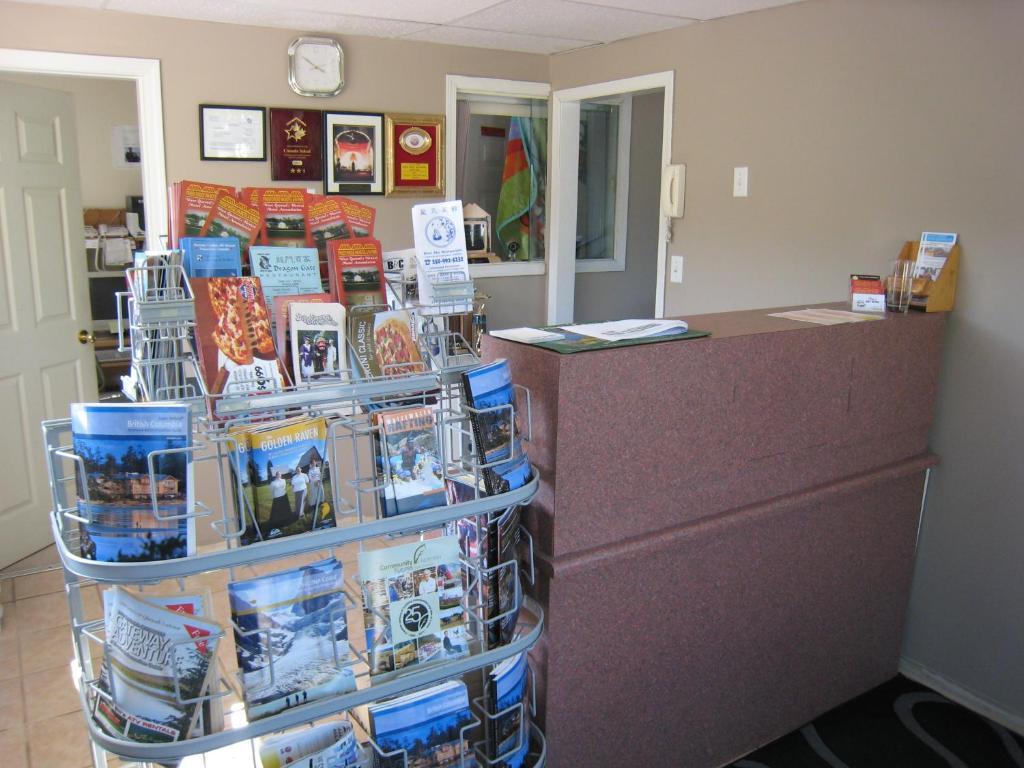 Fraser Bridge Inn And Rv Park Quesnel Luaran gambar